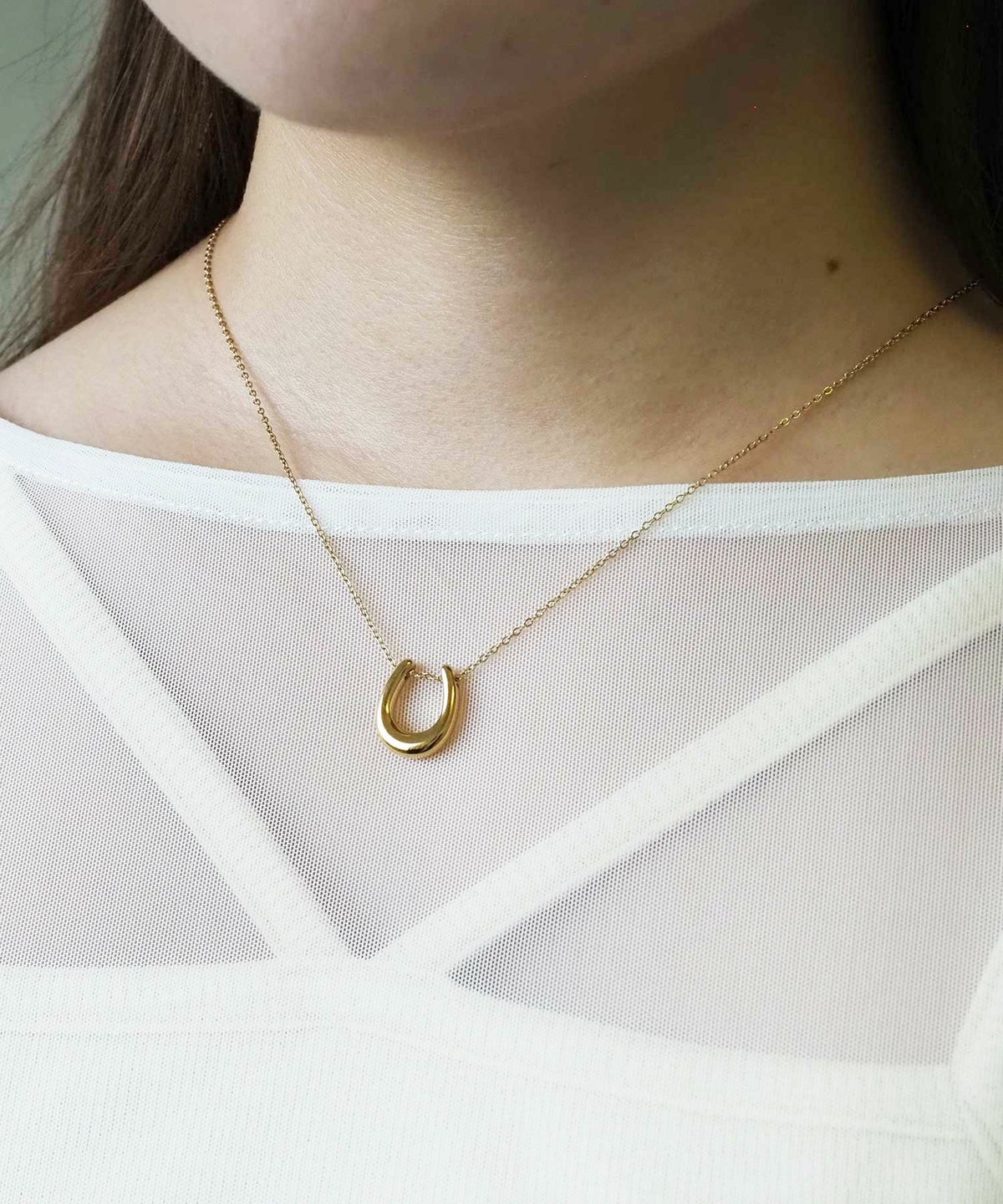 ホースシューステンレスネックレス