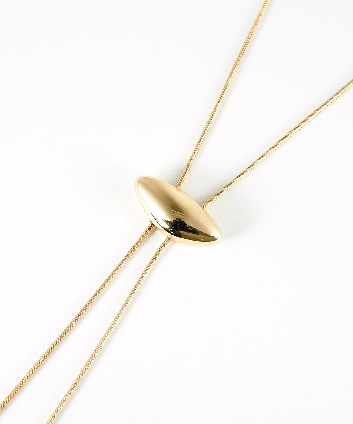 トライアングルループタイネックレス