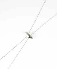 トライアングルループタイネックレス