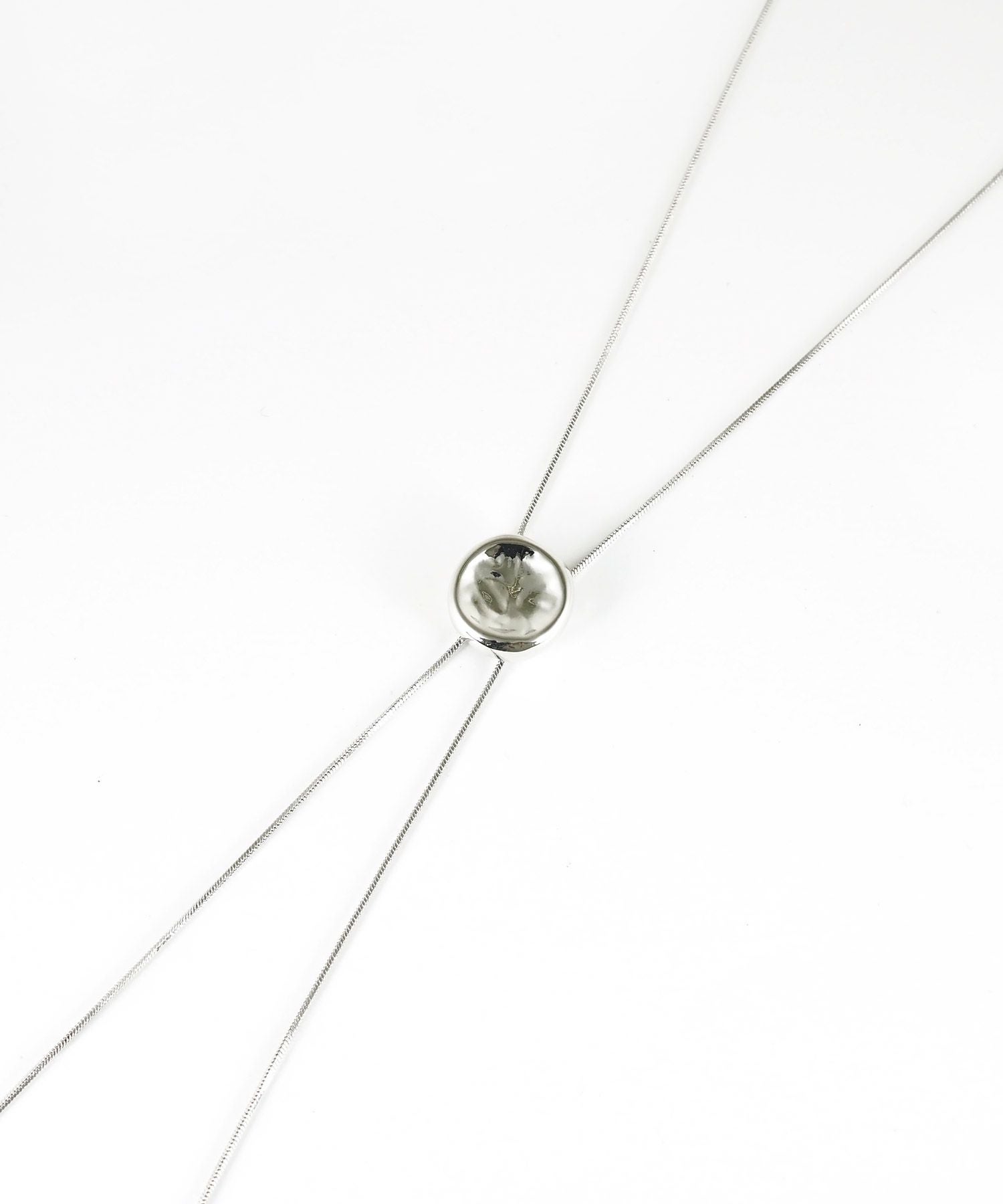 ラウンドプレートループタイネックレス