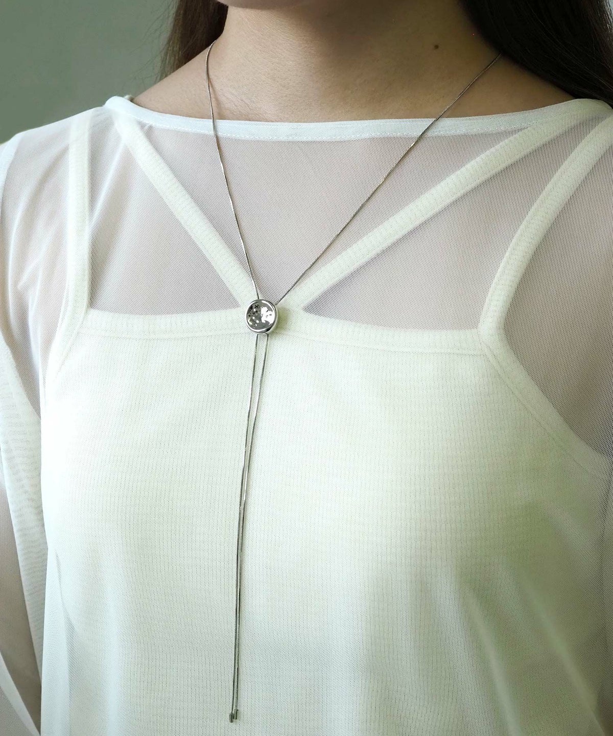 ラウンドプレートループタイネックレス