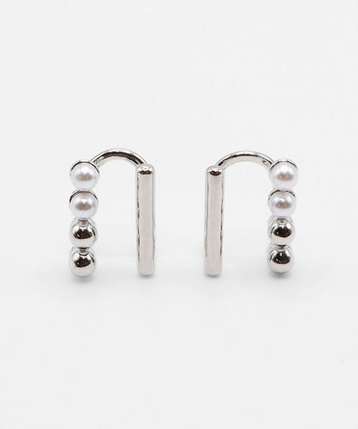 パールラインラウンドメタルイヤリング