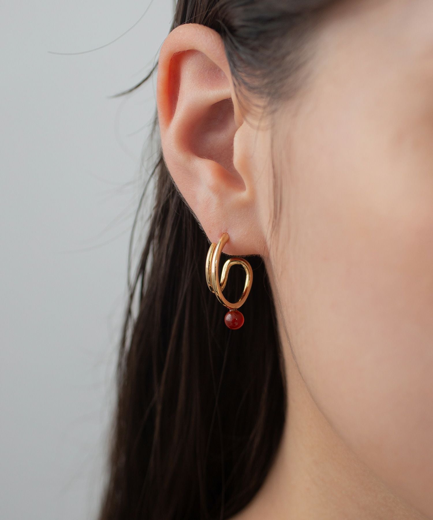 50%off】ストーン2連フープチタンポストピアス【MUK blossom stone