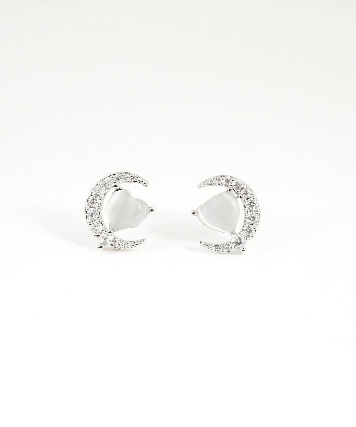 ハートムーンキャッツアイチタンポストピアス