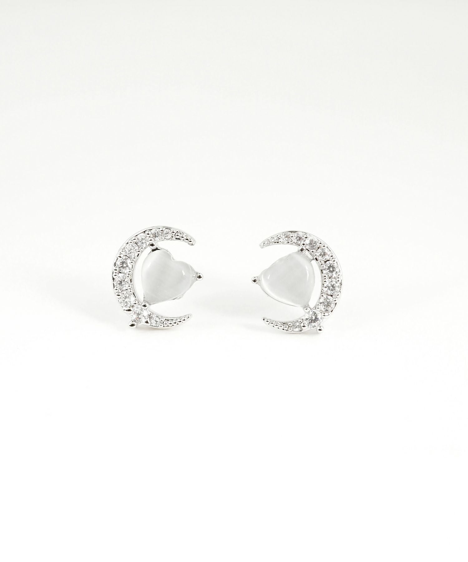 ハートムーンキャッツアイチタンポストピアス