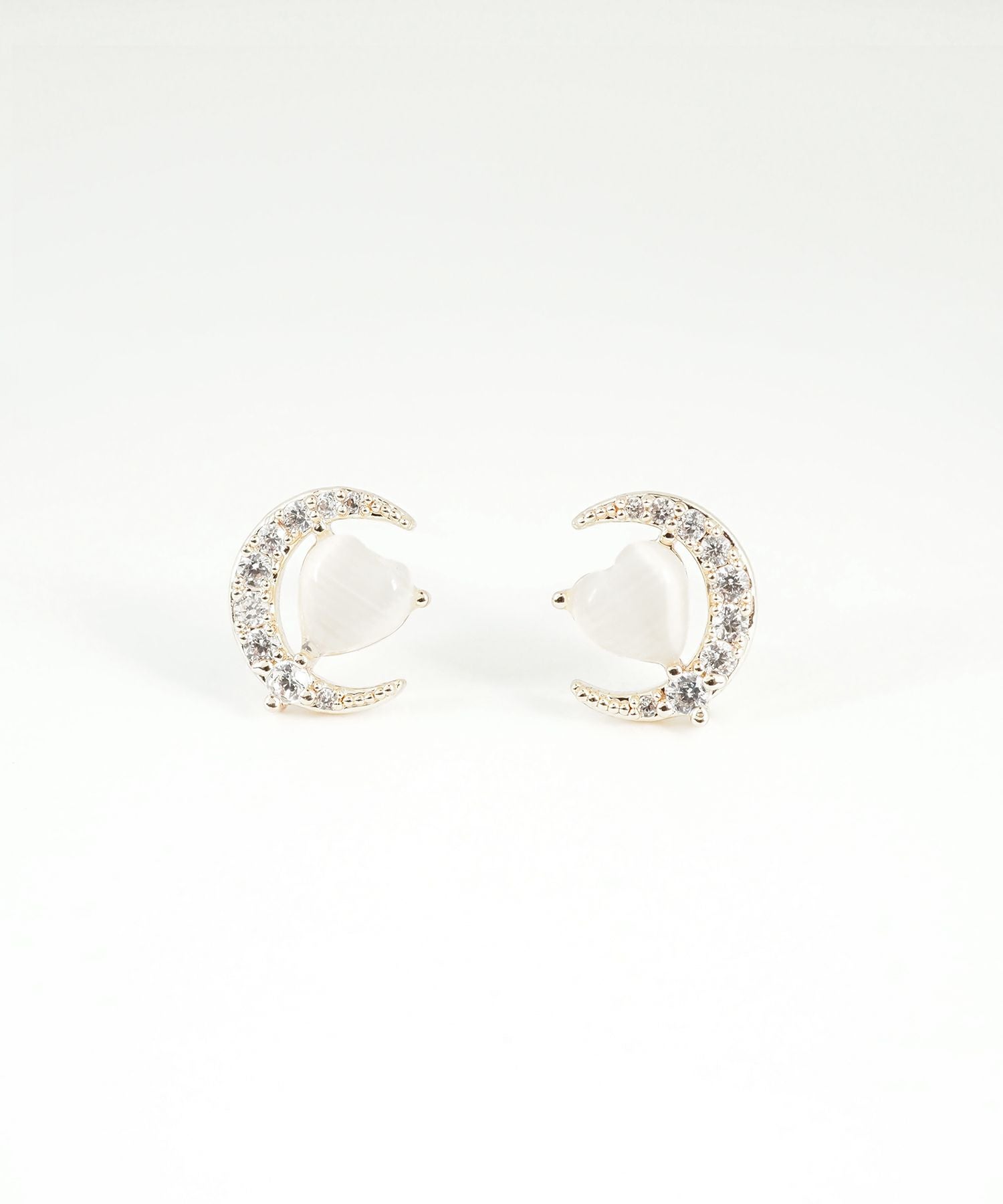 ハートムーンキャッツアイチタンポストピアス