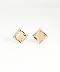 ニュアンススクエアキャッツアイチタンポストピアス