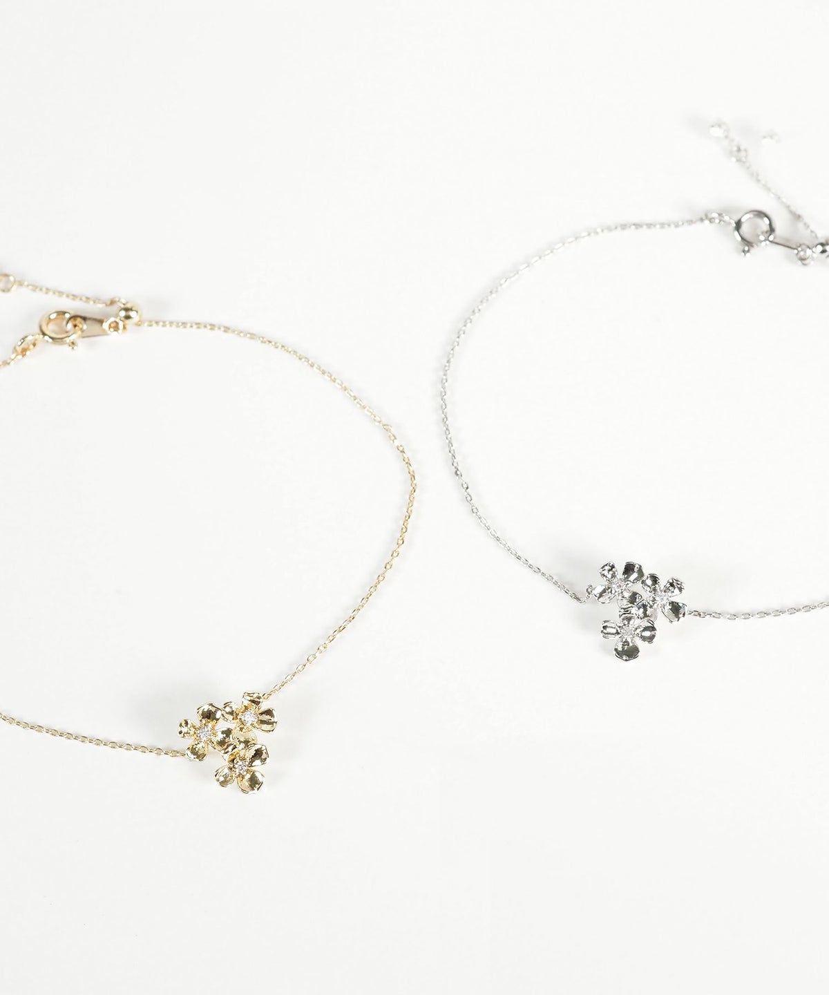 フラワーシルエットブレスレット