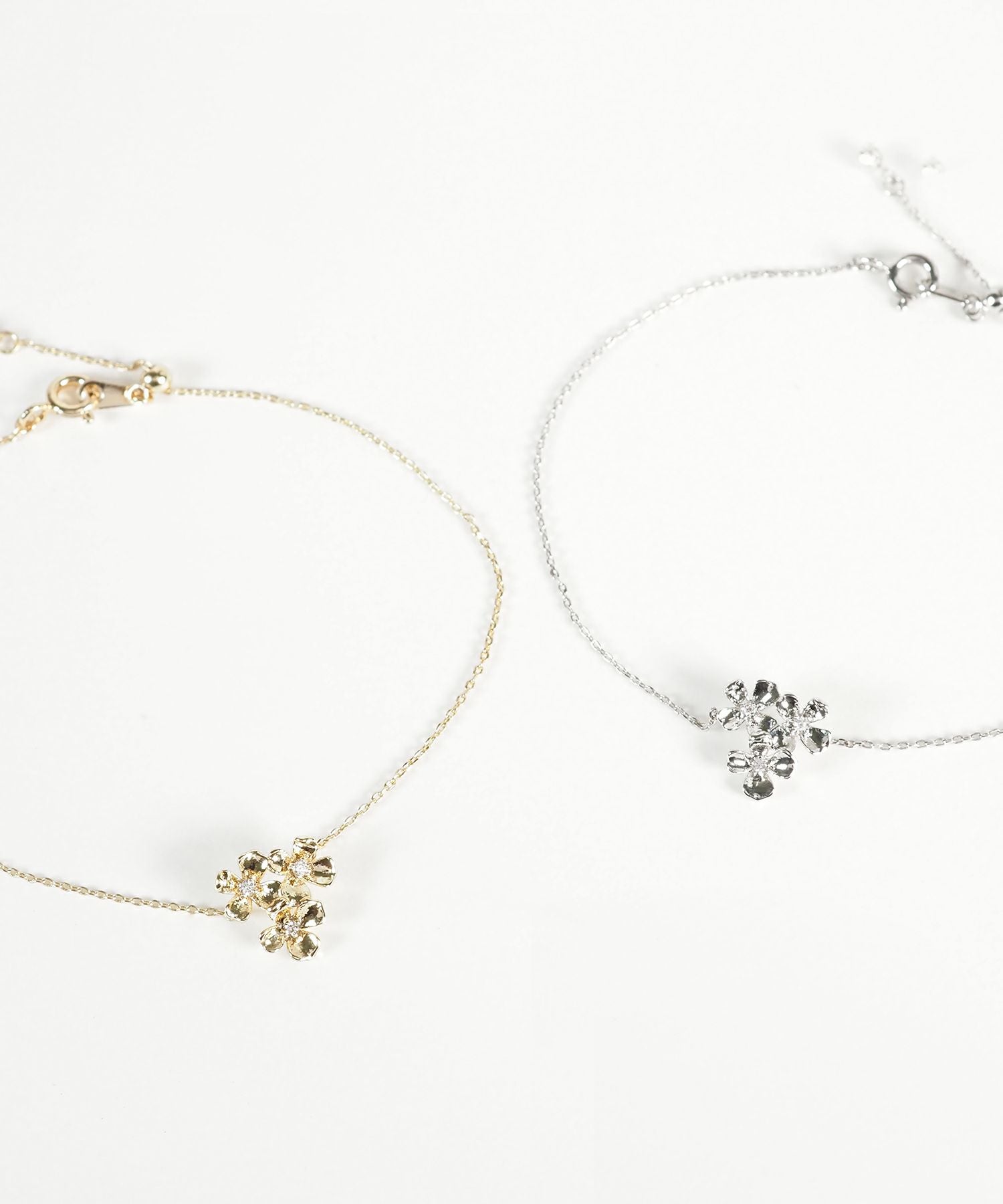 フラワーシルエットブレスレット