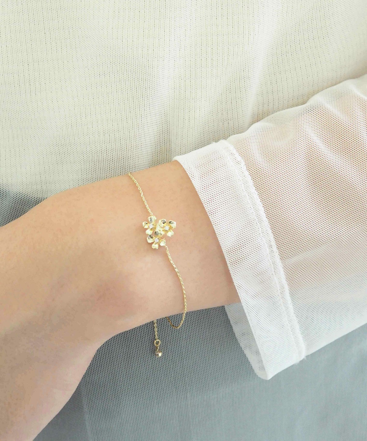 フラワーシルエットブレスレット