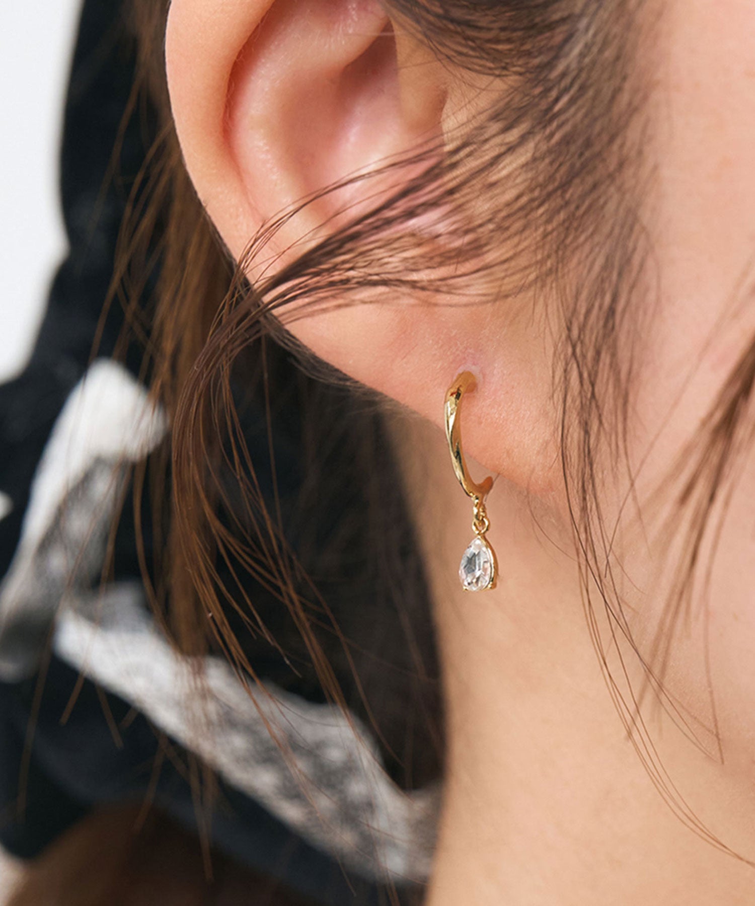 ドロップストーンフープピュアチタンポストピアス