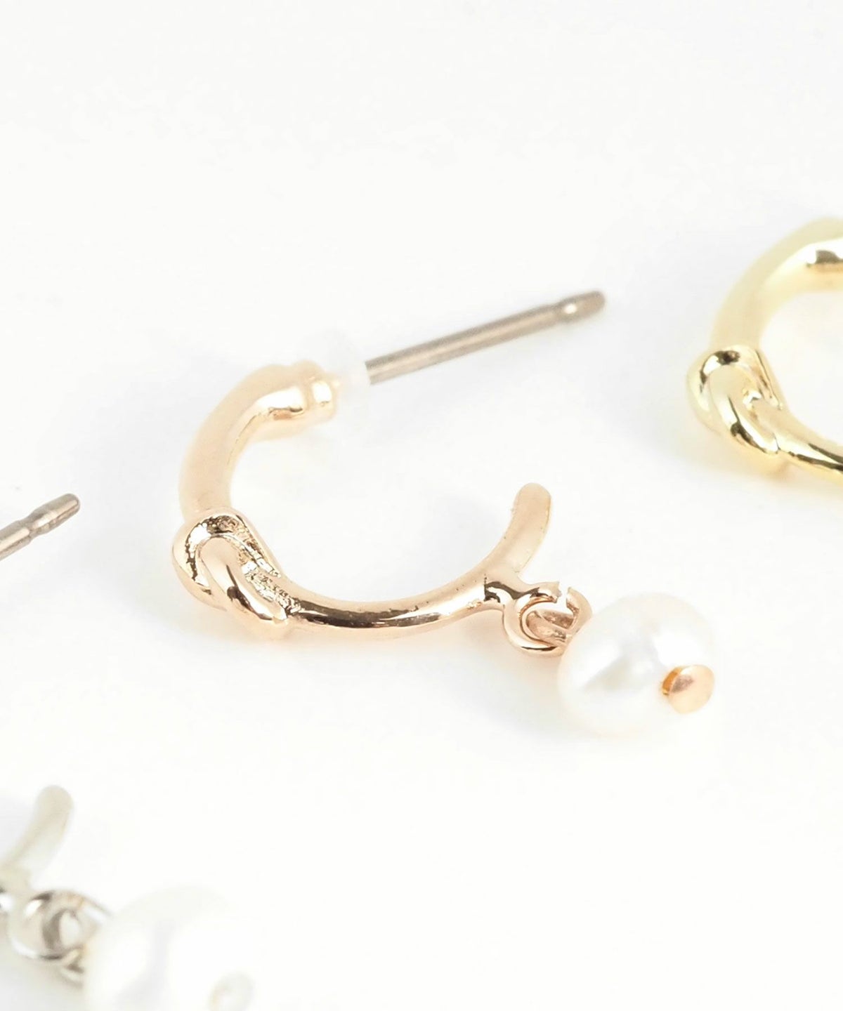 ノットライン淡水パールピュアチタンポストピアス