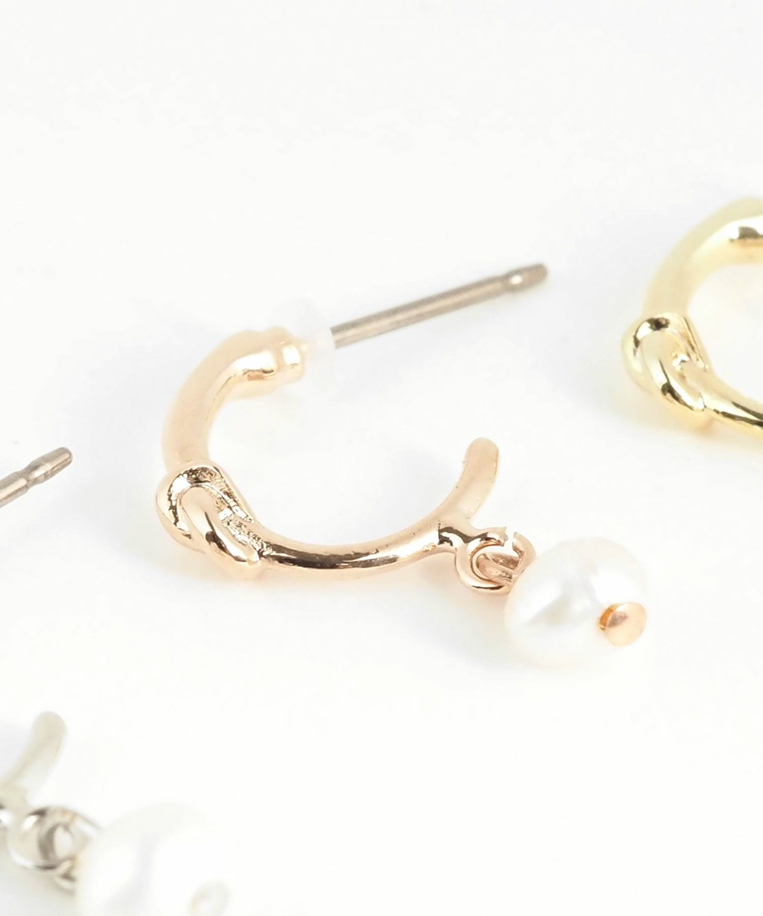 ノットライン淡水パールピュアチタンポストピアス