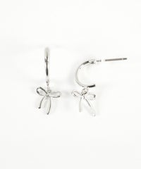 リボンピュアチタンポストピアス