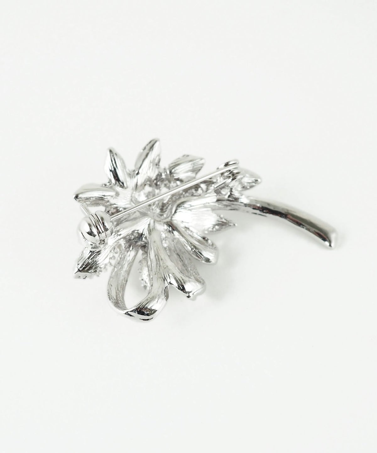 フラワーストーンリボンブローチ