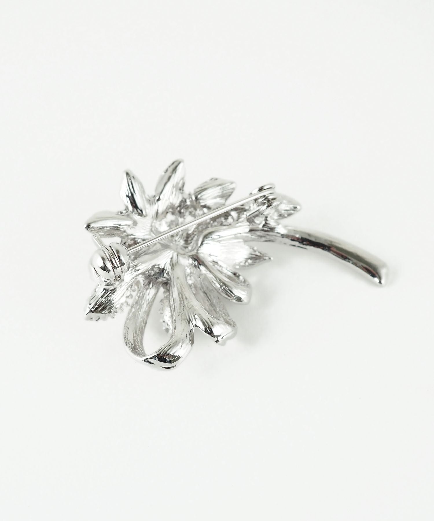 フラワーストーンリボンブローチ