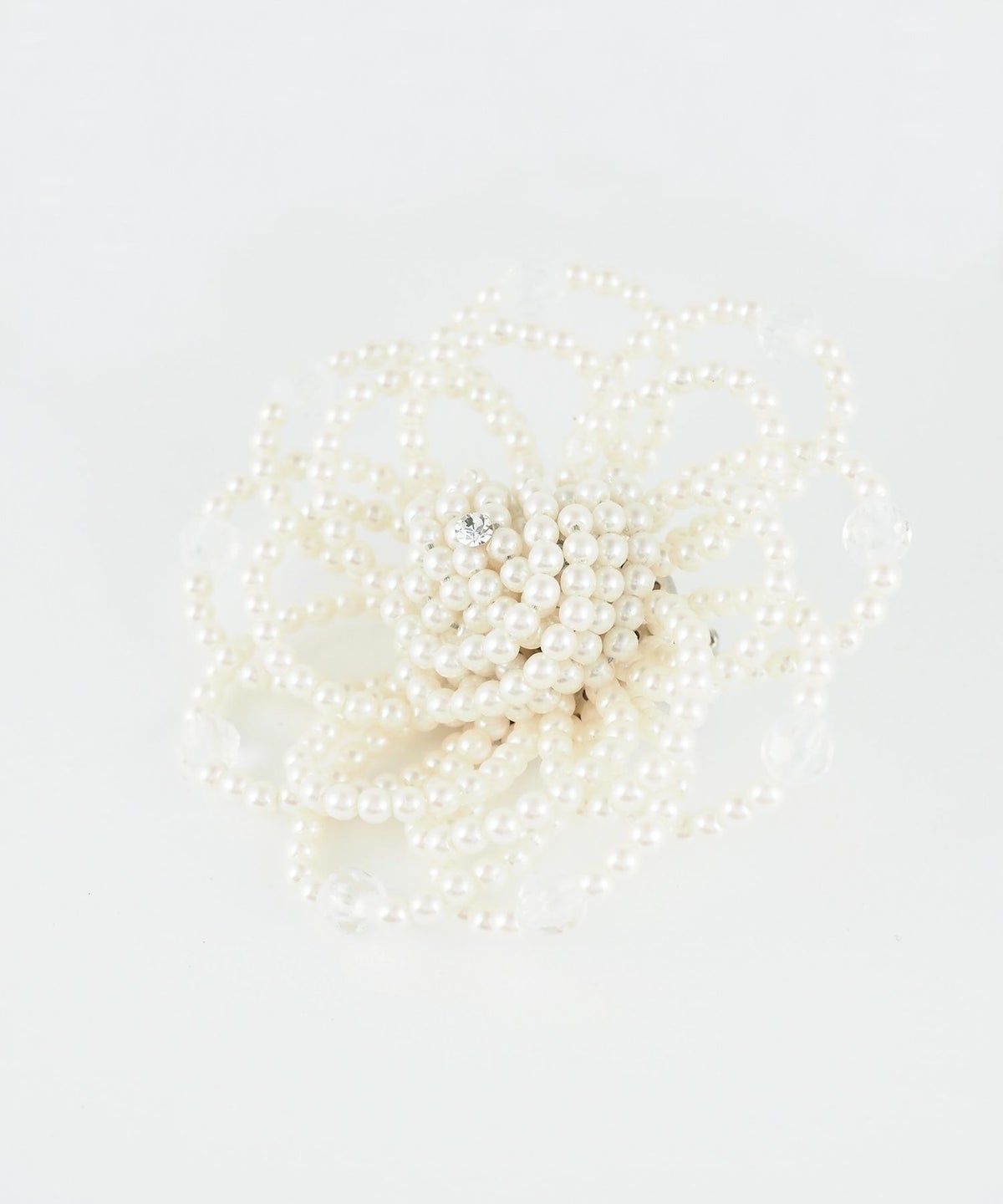 パールビーズフラワーブローチ