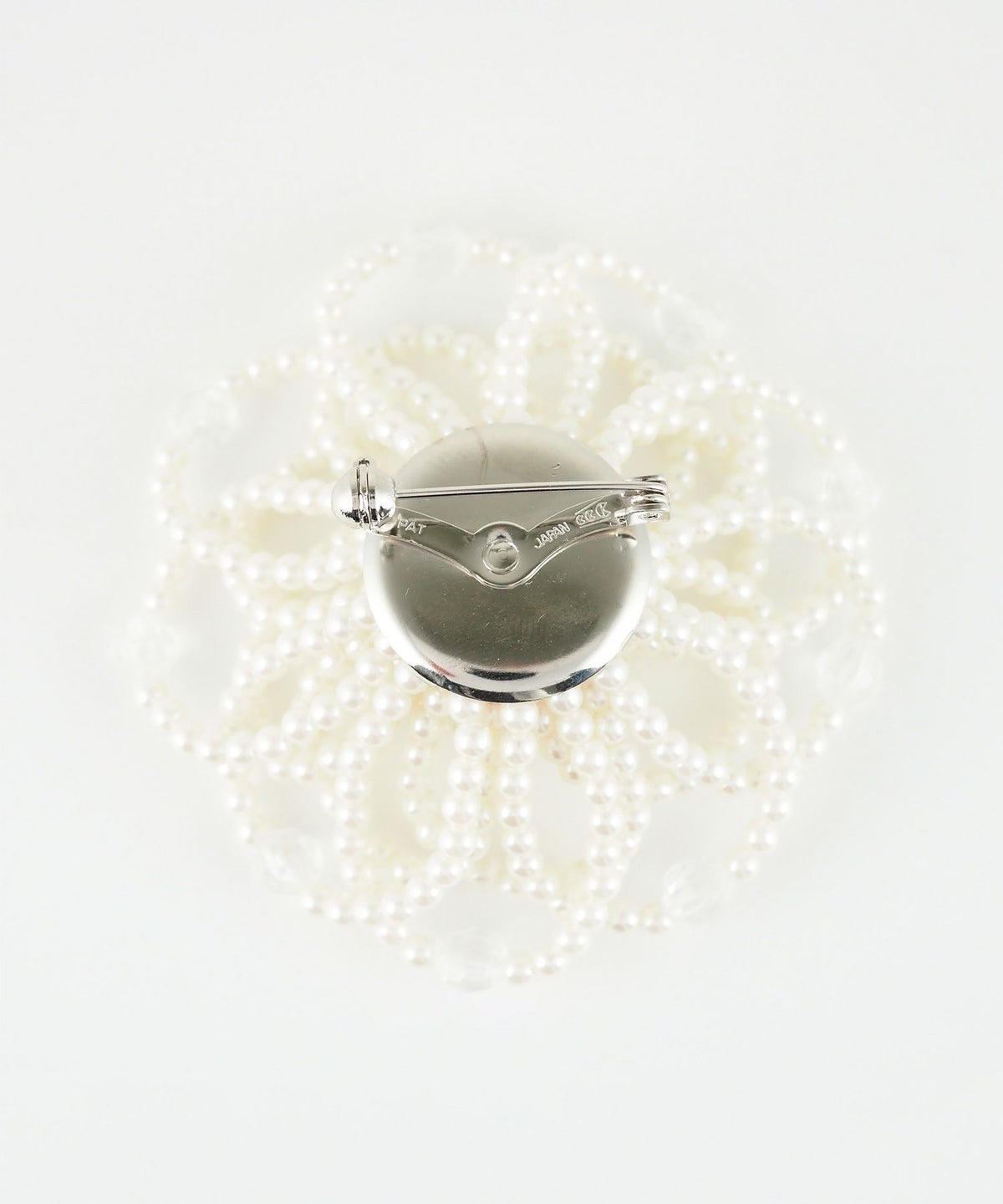 パールビーズフラワーブローチ