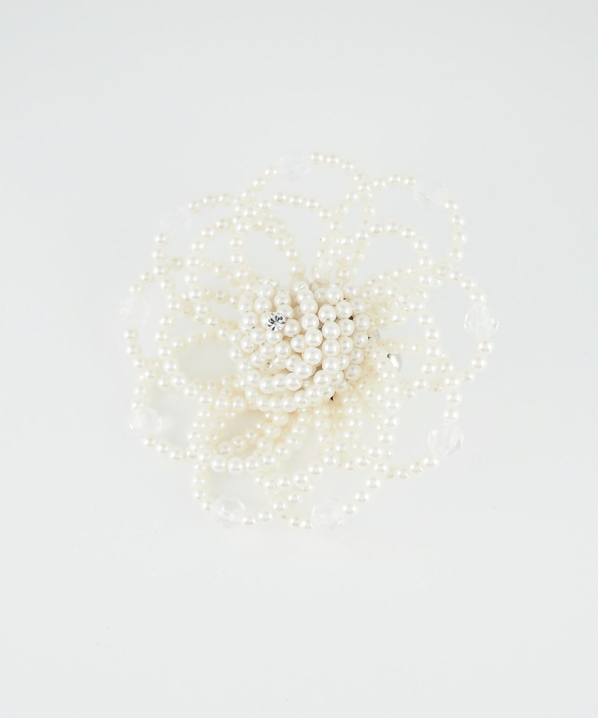 パールビーズフラワーブローチ