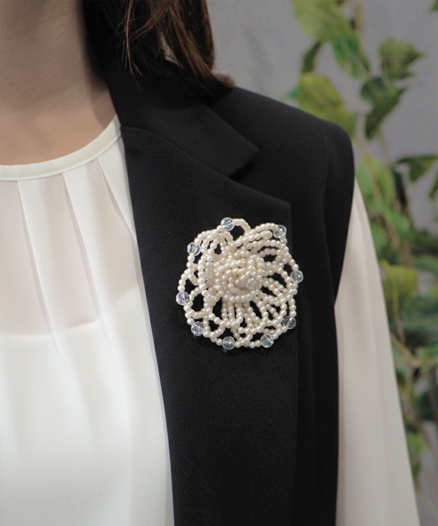 パールビーズフラワーブローチ