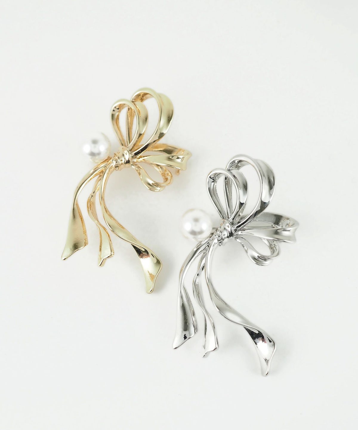 リボンノットパールブローチ