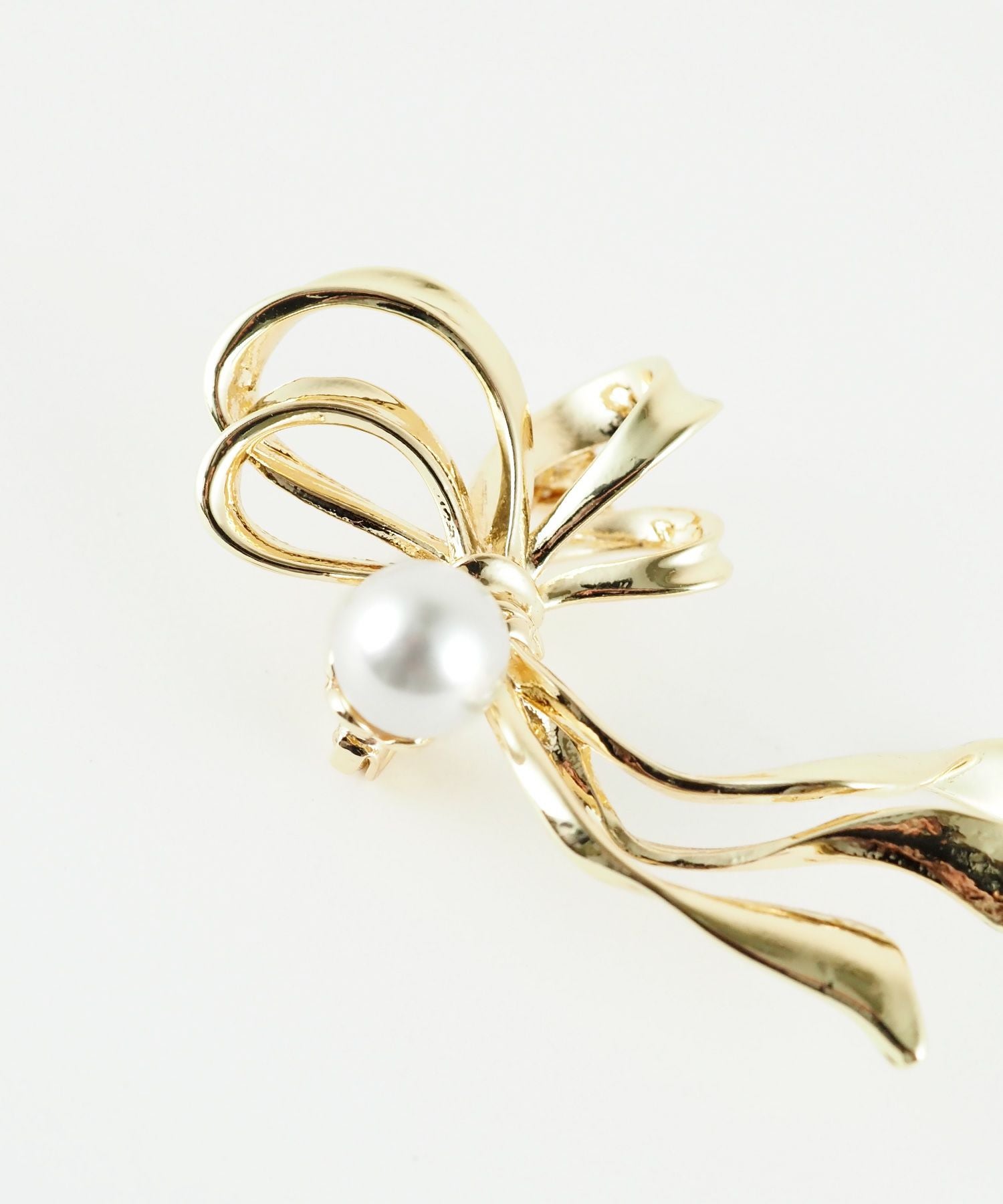 【真由美】※他の方は購入しないでください！　18金リボンブローチ Melody Accessory（メロディーアクセサリー） ブローチ 日本製 K18GP
