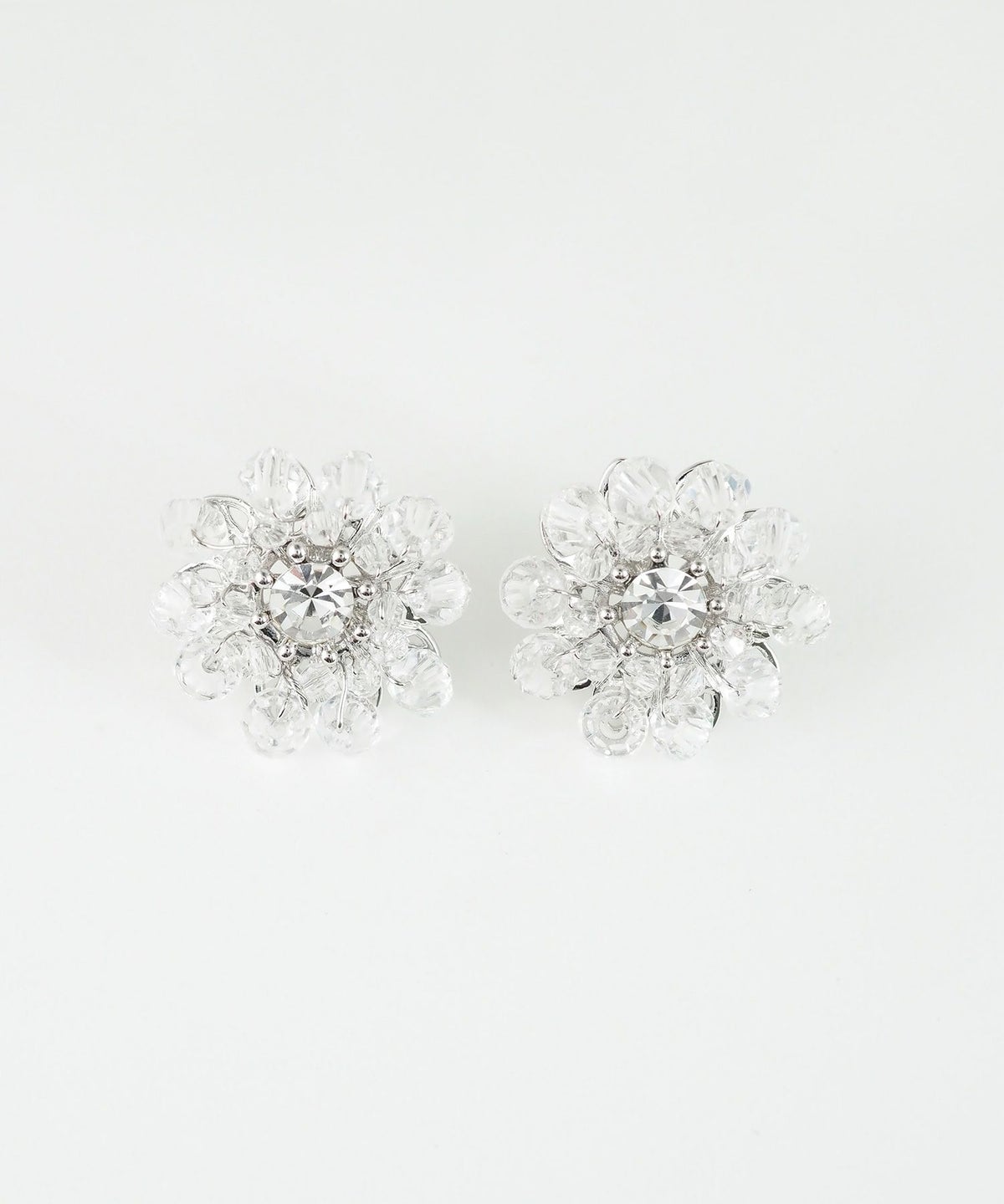 フラワービーズチタンポストピアス