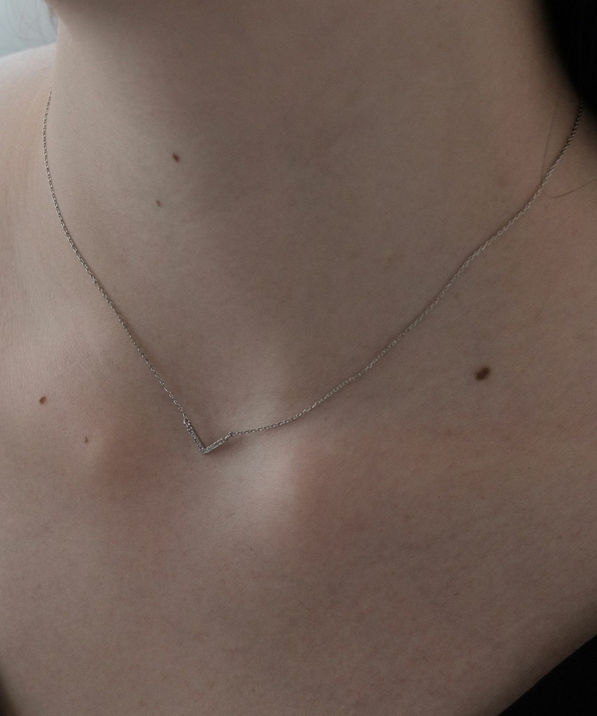 Vモチーフプチペンダント【MUK】