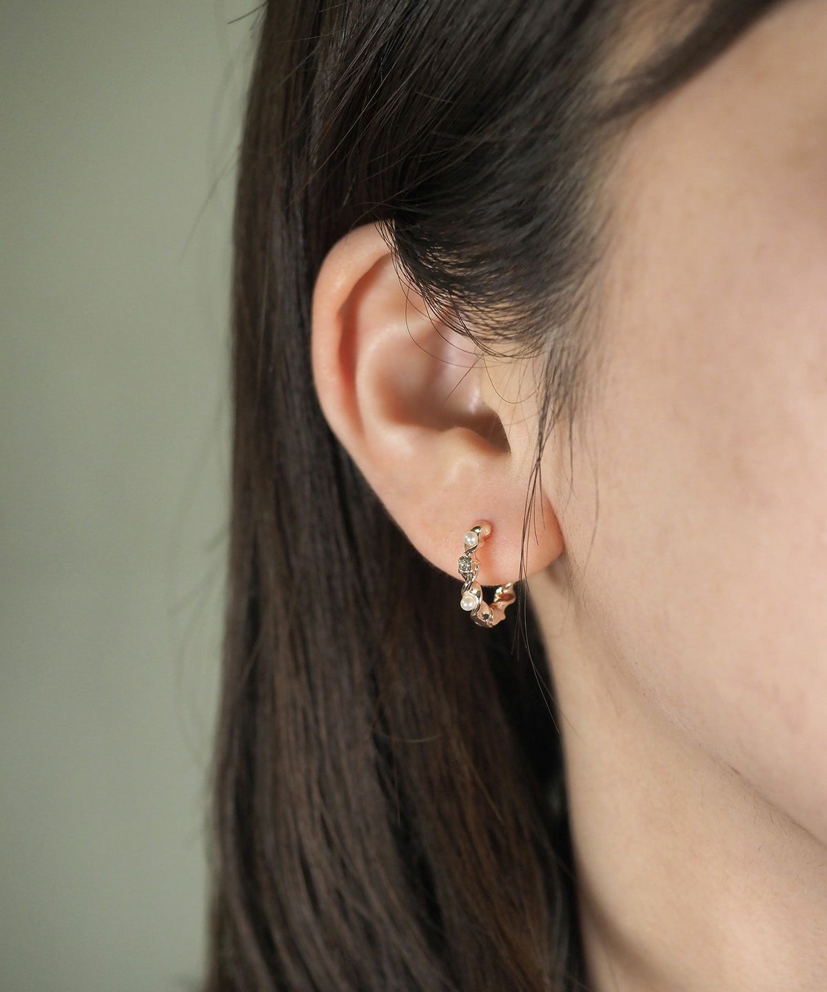 パールストーンツイストサージカルステンレスポストピアス