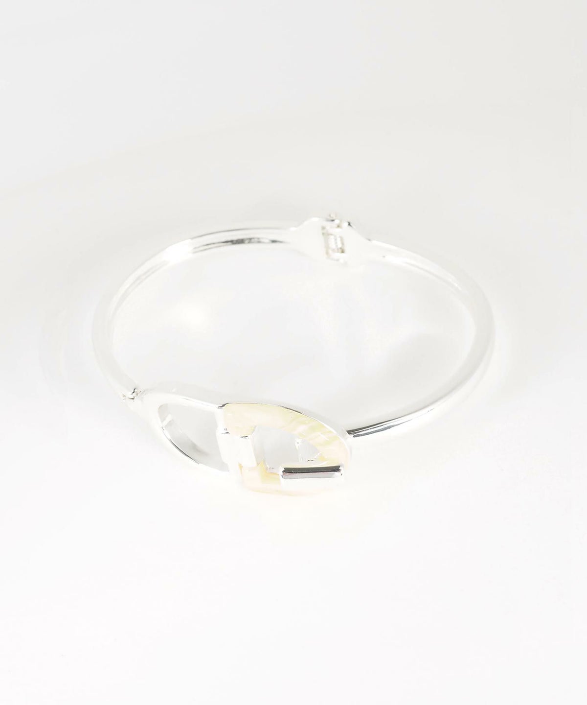 シンプル樹脂クリックバングル