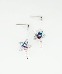 ワイヤーフラワーチタンポストピアス