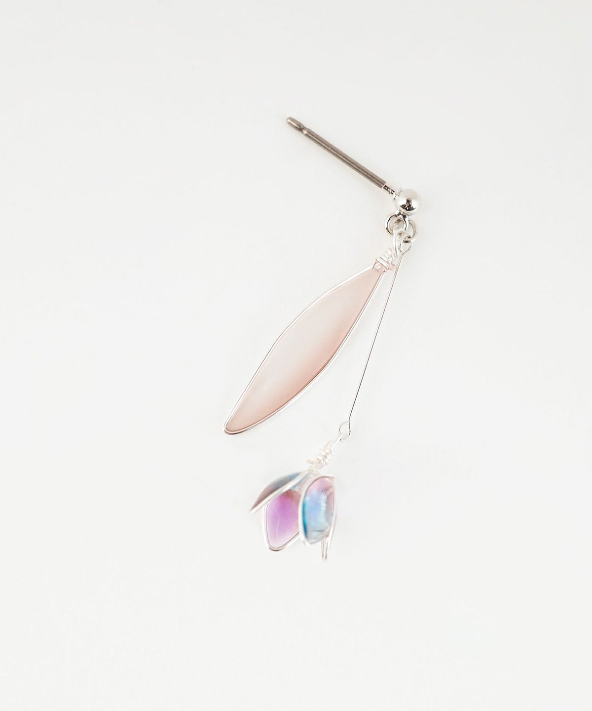 ツボミワイヤーリーフチタンポストピアス