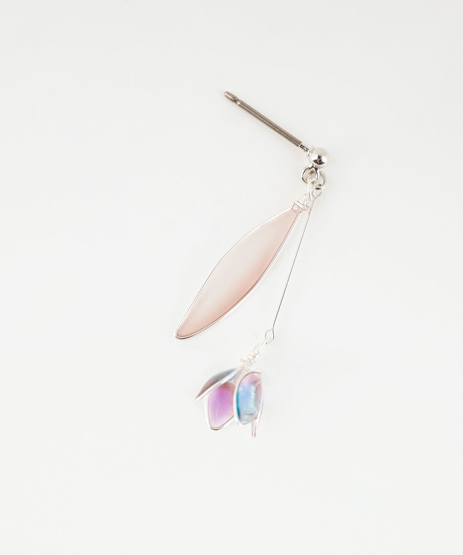 ツボミワイヤーリーフチタンポストピアス