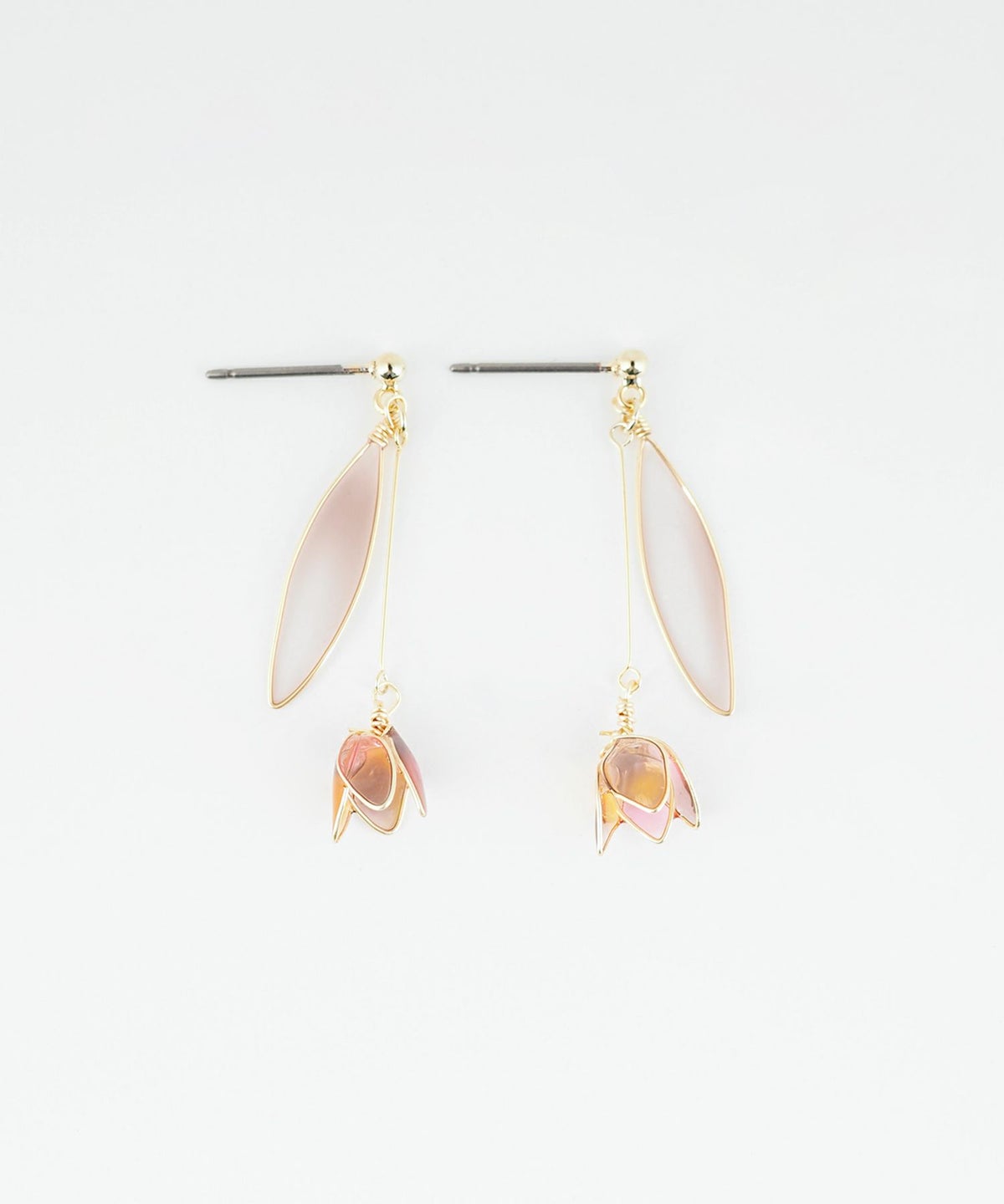 ツボミワイヤーリーフチタンポストピアス