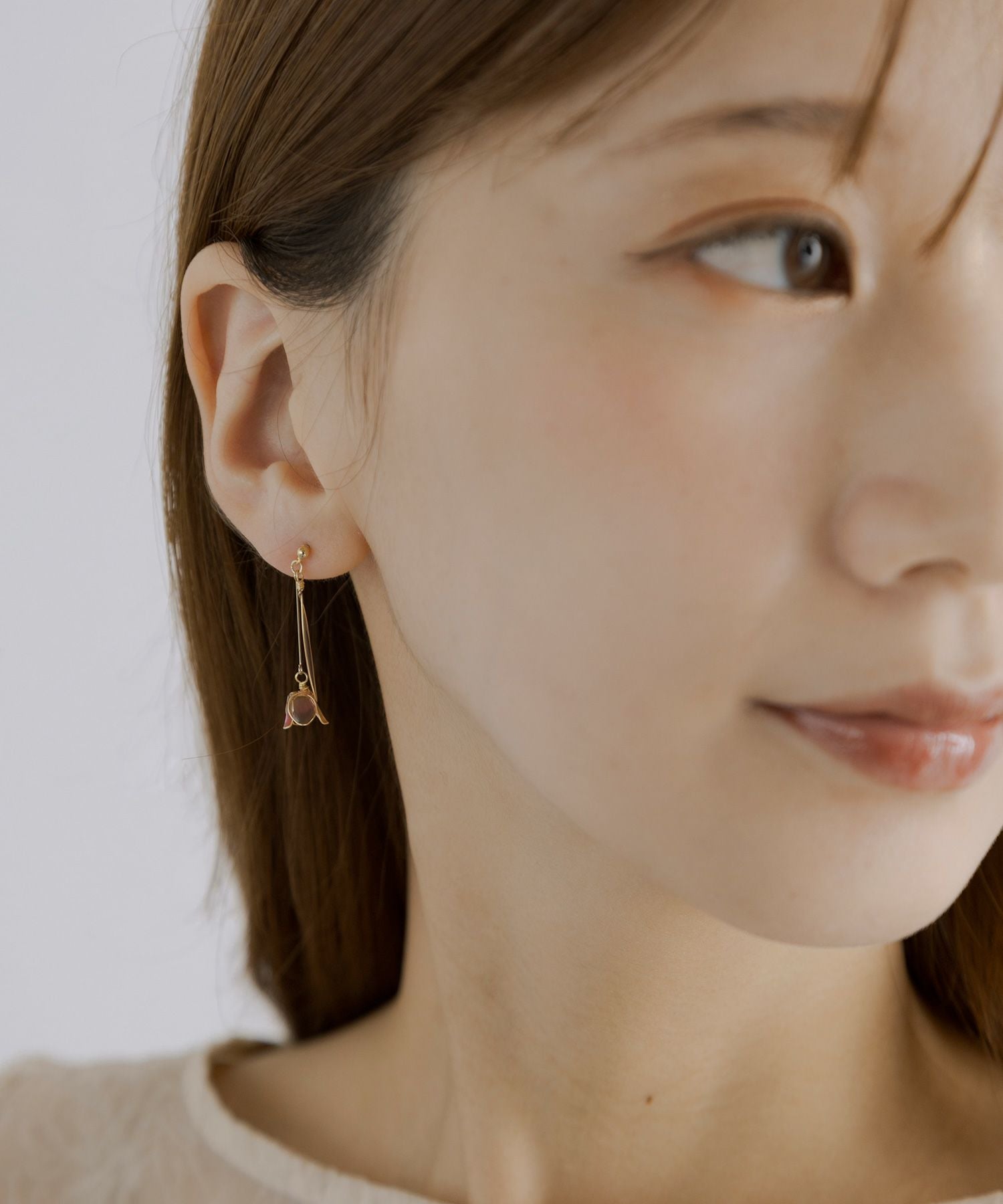 ツボミワイヤーリーフチタンポストピアス