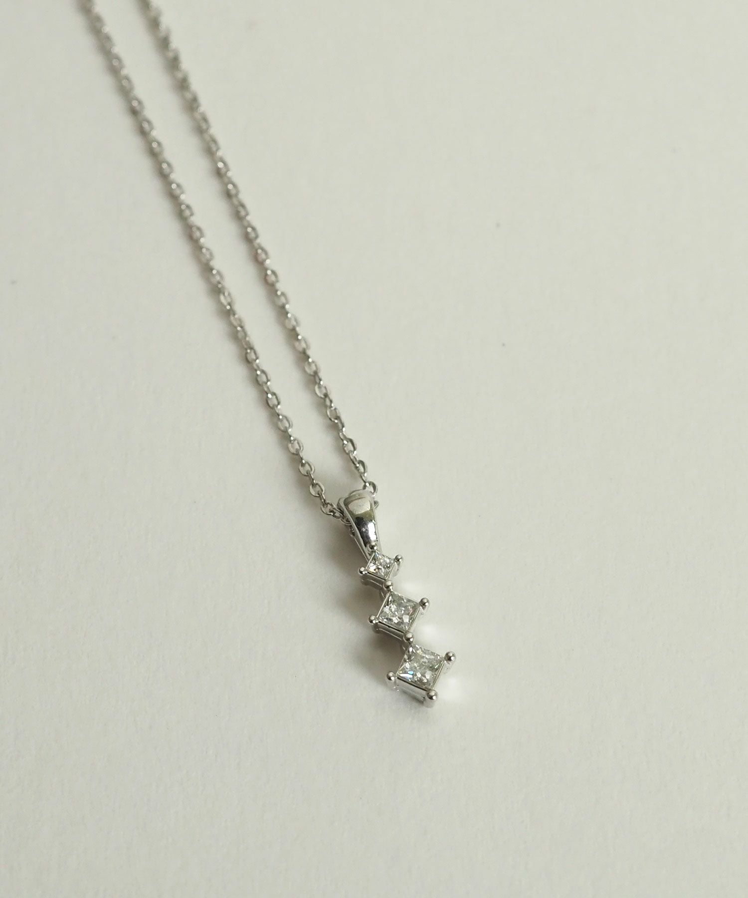 トリオビジューダイヤプチペンダント【MUK petite charme】