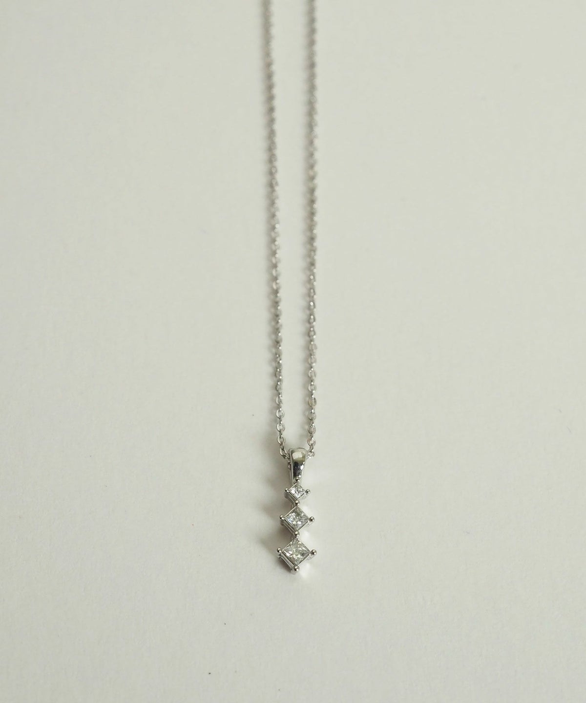 トリオビジューダイヤプチペンダント【MUK petite charme】