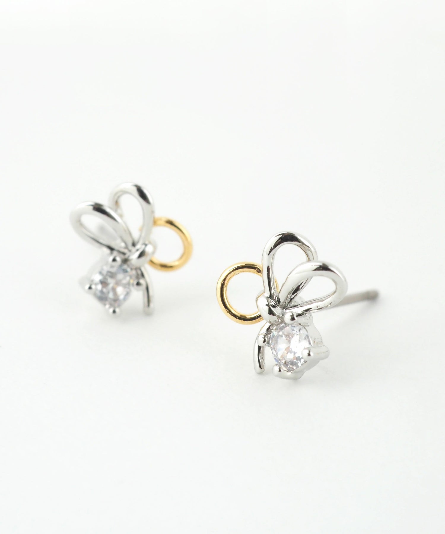 バイカラーループチタンポストピアス