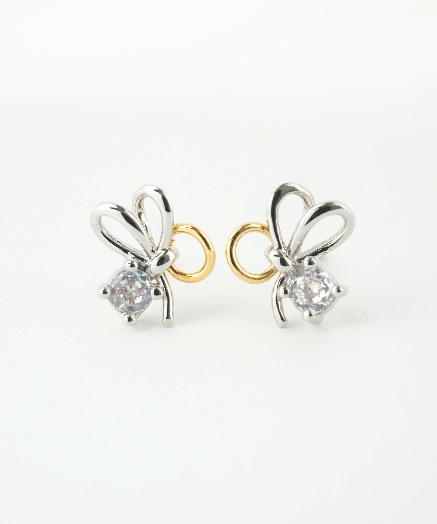 バイカラーループチタンポストピアス