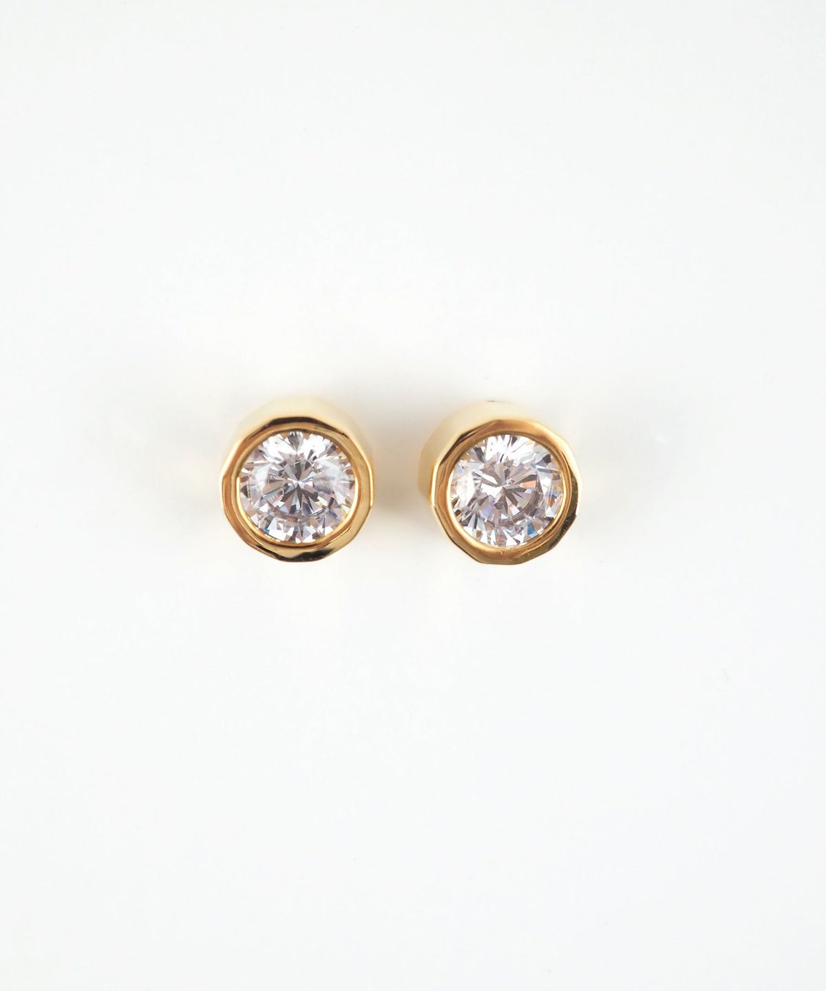 ジルコニアポイントプレーンチタンポストピアス