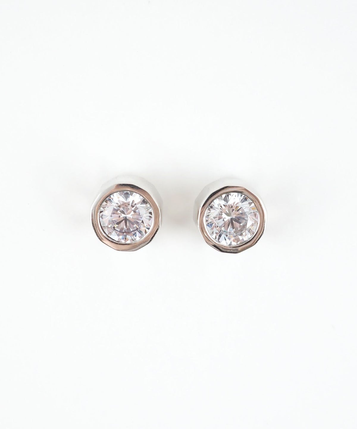 ジルコニアポイントプレーンチタンポストピアス