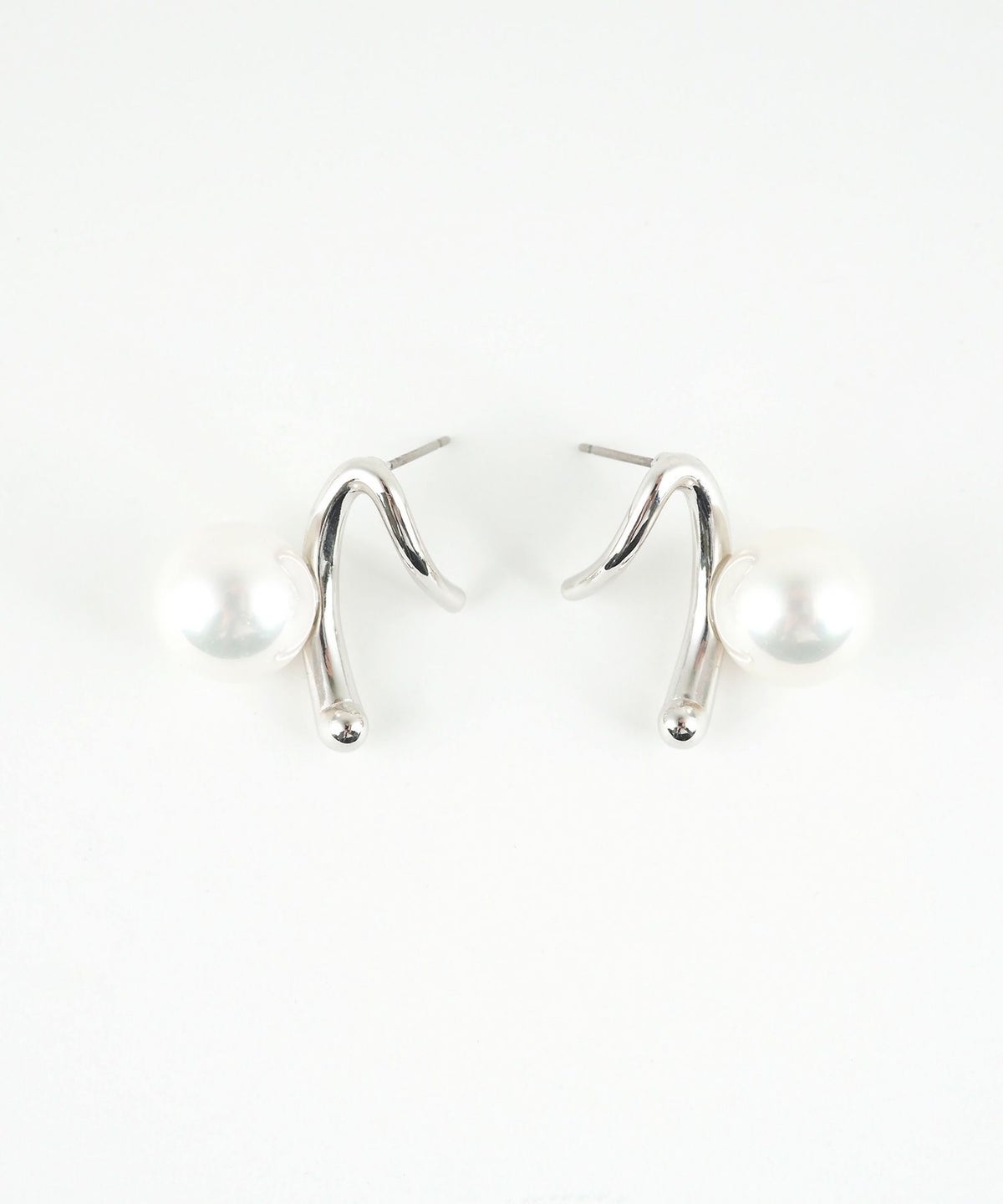 ポリッシュパールニュアンスピアス