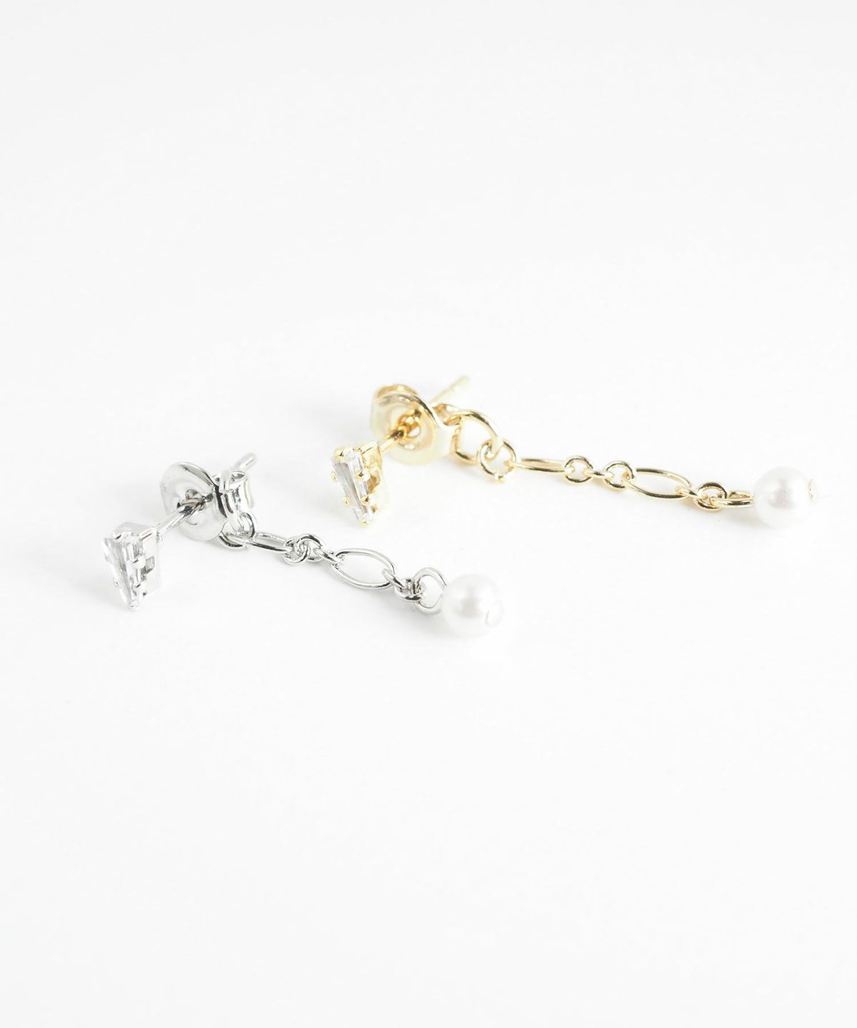 トライアングル＆パールバックキャッチピアス