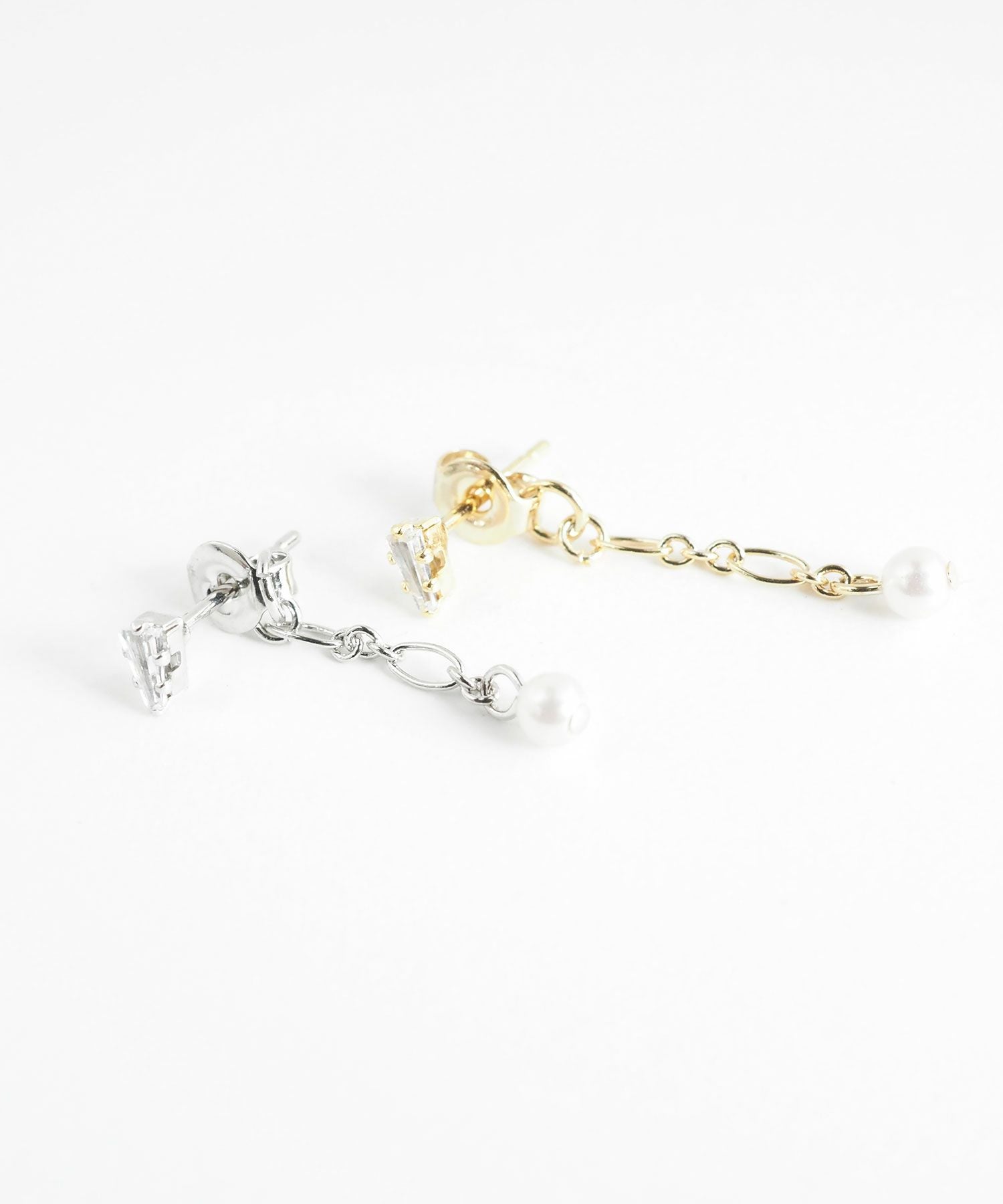 トライアングル＆パールバックキャッチピアス