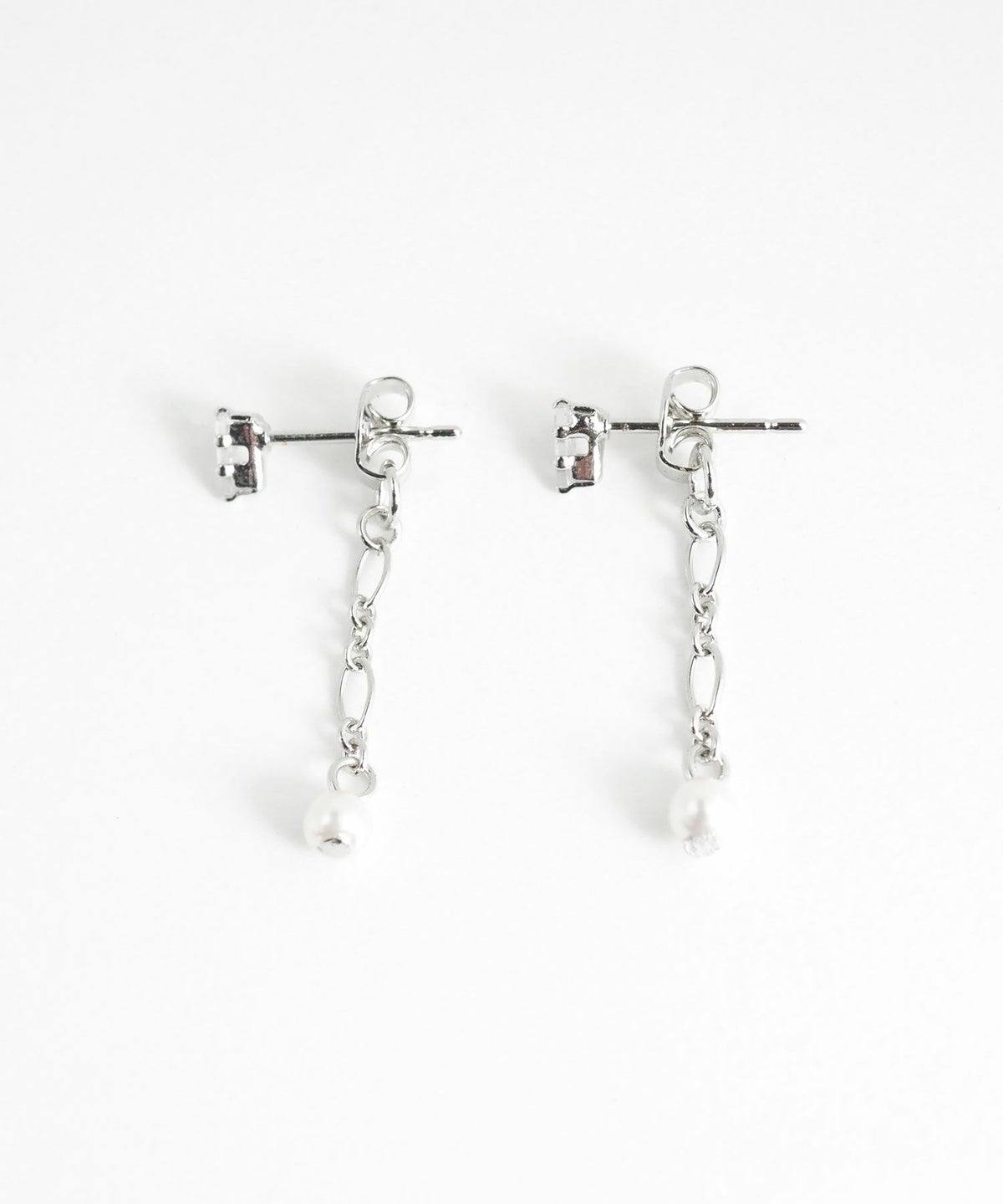 トライアングル＆パールバックキャッチピアス