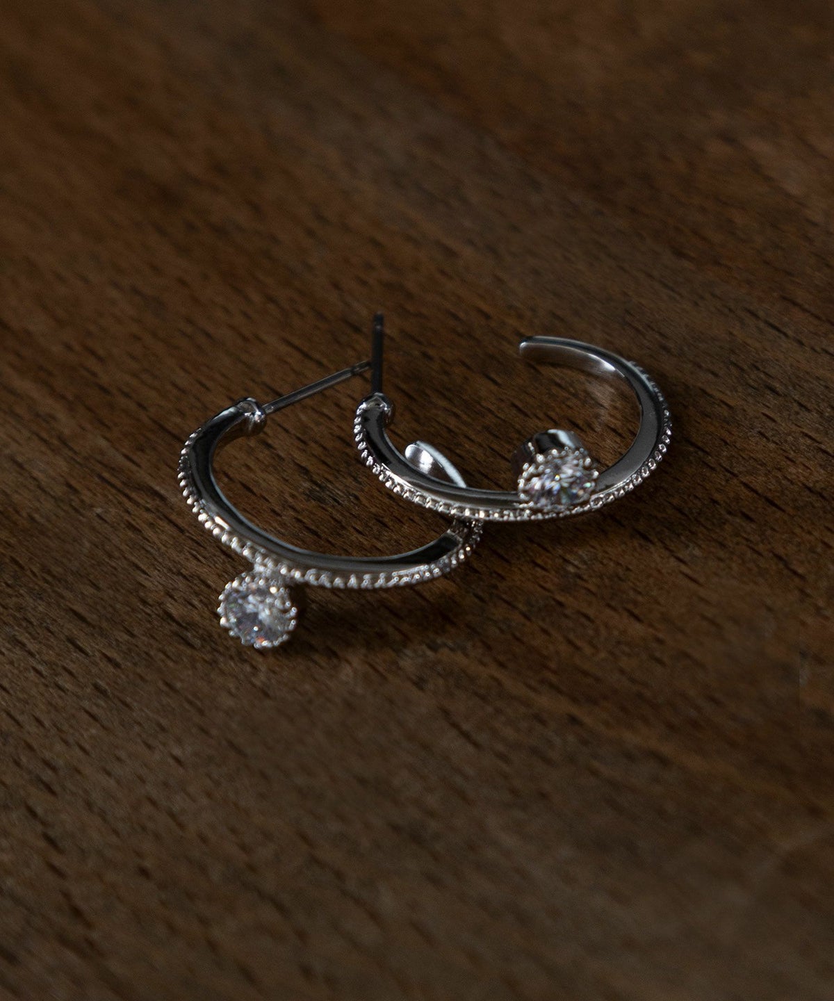 メタルキュービックジルコニアピアス