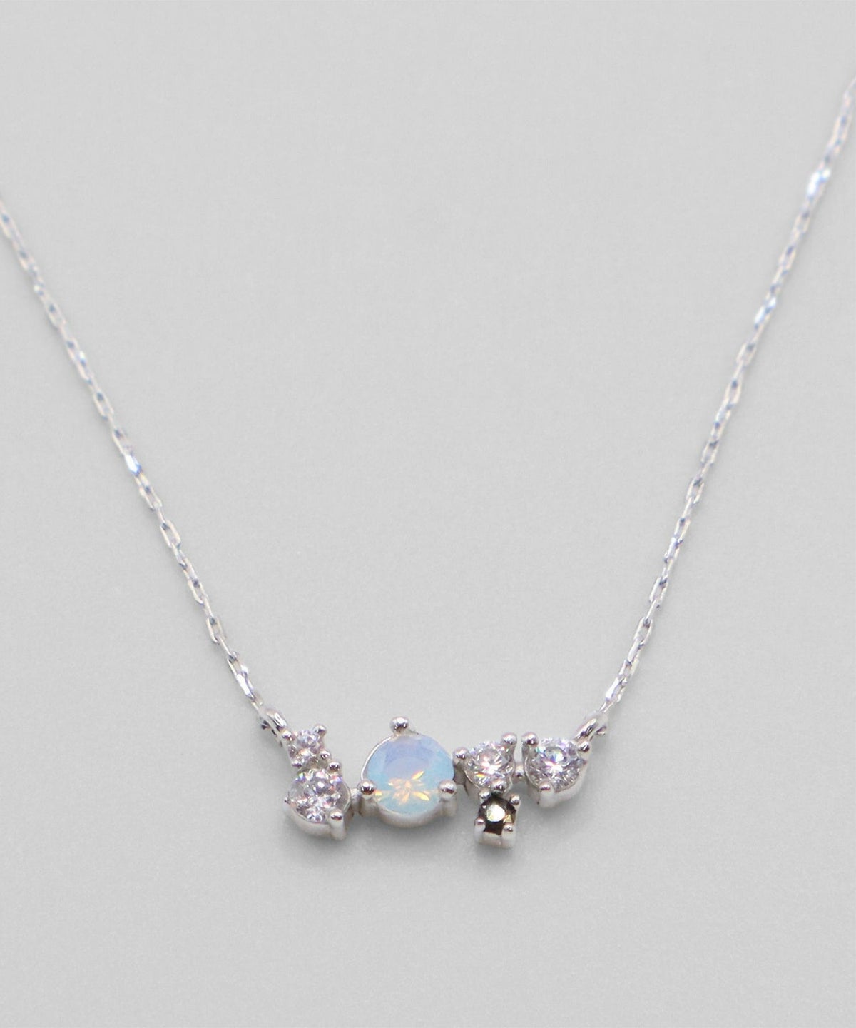 ホワイトラウンドストーンミックスラインネックレス