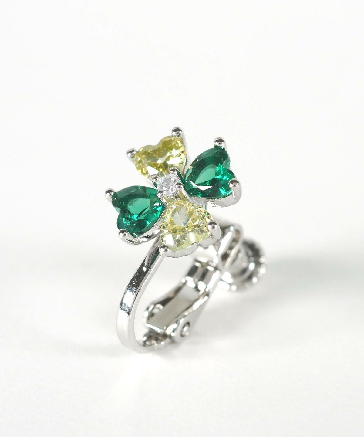 クローバービジューイヤリング