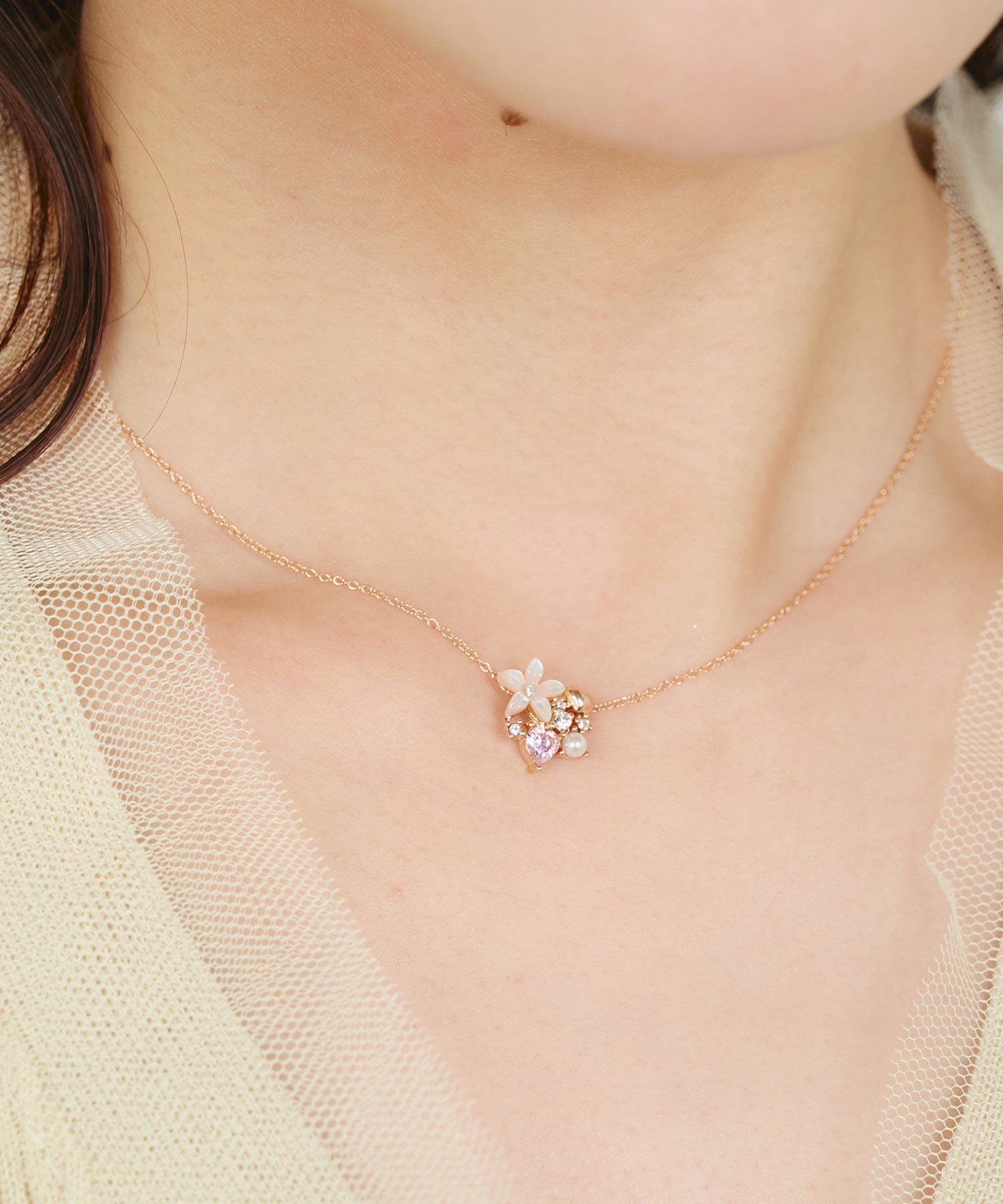 ピンク蝶貝フラワーダブルハートネックレス