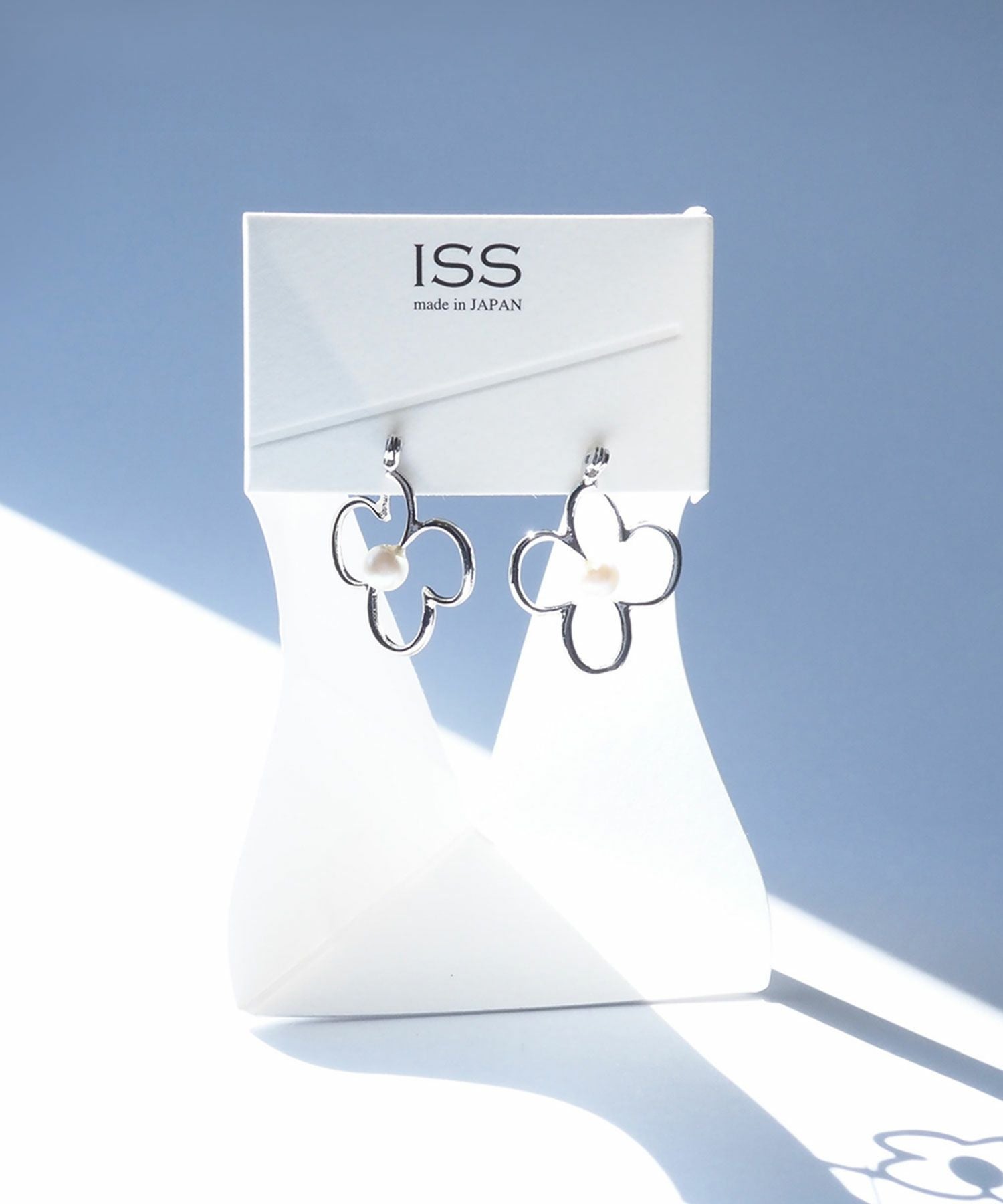 メタルラインフラワーピュアチタンポストピアス【ISS】